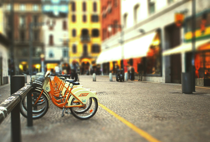 размытый фон, tilt-shift, blur, велосипед, стоянка велосипедов, улица, Город