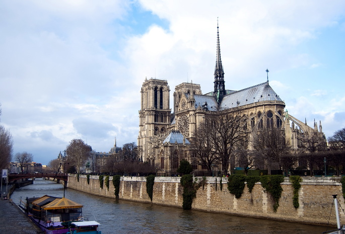 париж, notre dame de paris, мост, Собор парижской богоматери, катер, облака, франция, небо, река
