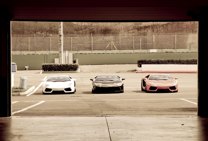 три, Lamborghini, aventador, стоянка, гараж