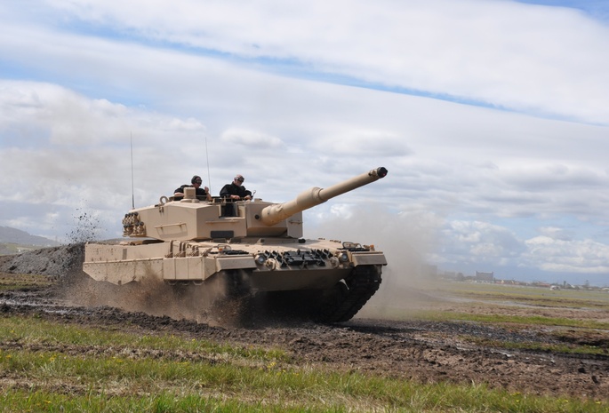 танк, Leopard 2, армия, дорога