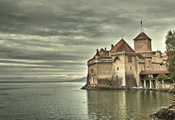 Старинный, замок, на озере