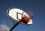 Баскетбол, кольцо, щит, небо, мяч
