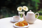 чай, чайник, Столик, цветы, чашка, булочки, ваза
