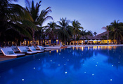 отель, Мальдивы, бассейн, maldives, velassaru, шезлонги, вечер